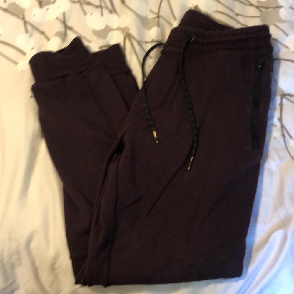 American Eagle dark red purpleish men’s joggers
